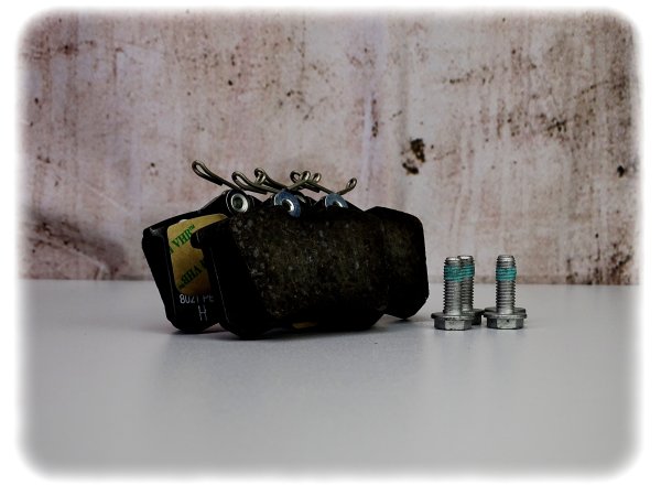 Original VW Passat / Audi A6 Bremsbelag-Satz - Bremsbeläge - 4B0698451E